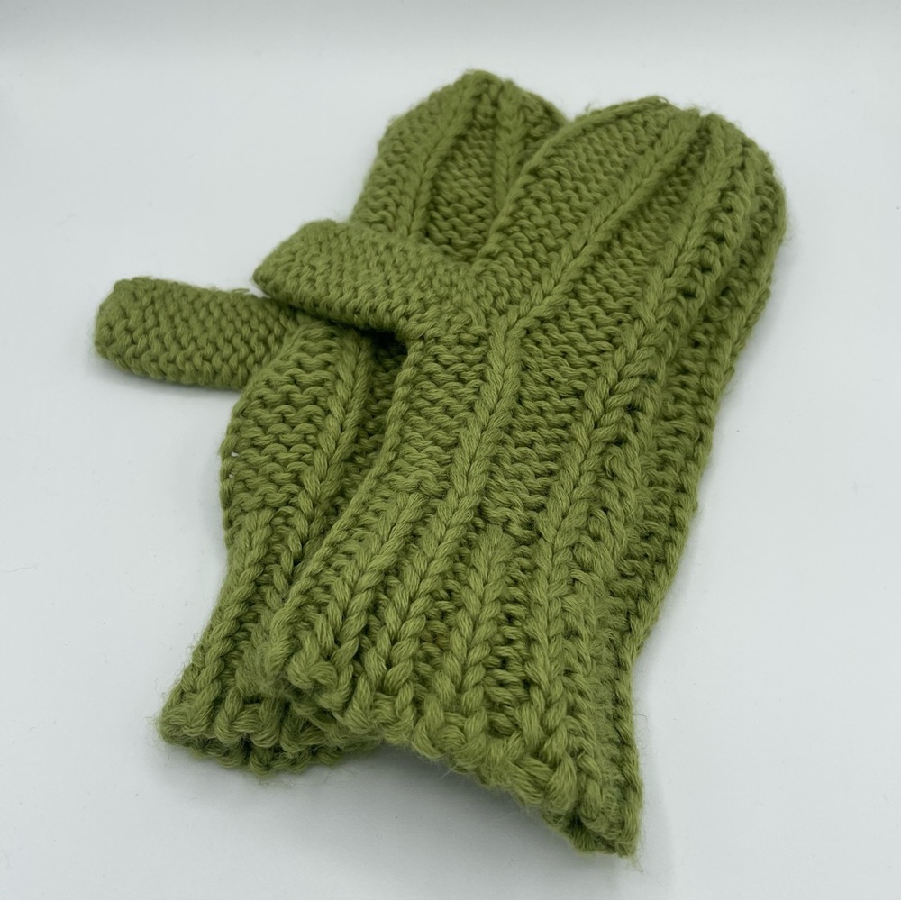 NWOT Le Chateau Green Knit Mittens - Picture 2 of 5